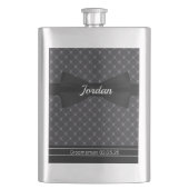 Bowtie und Skulls Mit Monogramm Flask Flachmann (Vorderseite)