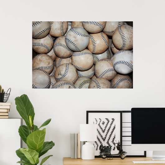 Box mit Baseballs Poster (Heimbüro)