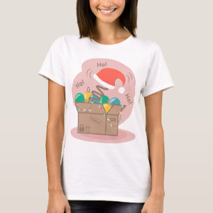 Boxbox mit Weihnachtsdekoration und Weihnachtsmann T-Shirt