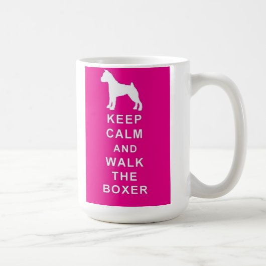 Boxer behalten ruhigen Weg der Kaffeetasse (Rechts)