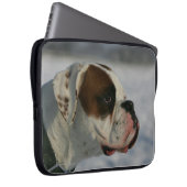 Boxer-Hund im Schnee Laptopschutzhülle (Vorne Rechts)