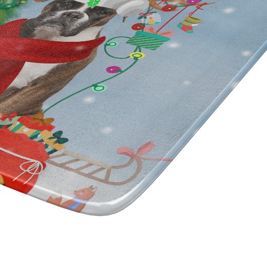 Boxer Hund im Schnee mit Weihnachtsgeschenken Schneidebrett (Ecke)