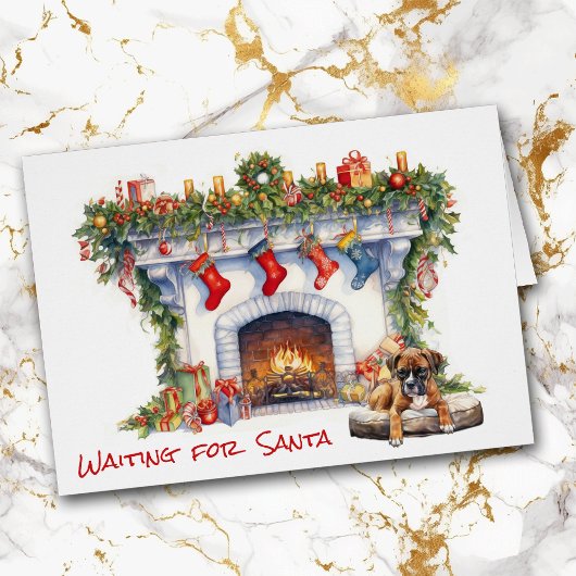 Boxer Welpe Wartete am Weihnachtsfeuer