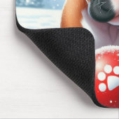 Boxerpuppchen mit rotem Ball im Winter Mousepad (Ecke)