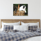 Boxerwelpen im Korb Leinwanddruck (Insitu (Schlafzimmer))