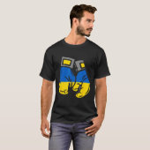 Boxhandschuh mit der Flagge der Ukraine  T-Shirt (Vorne ganz)