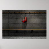 Boxhandschuhe im Umkleidezimmer Poster (Vorne)