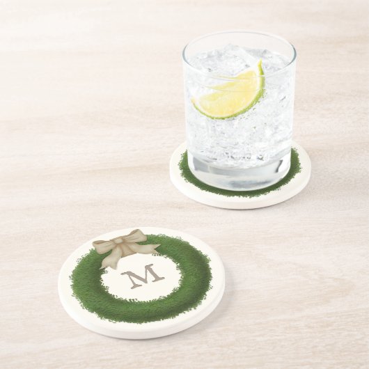 Boxwood-Kranz mit rustikalem Bow-Monogramm Getränkeuntersetzer (Seite)