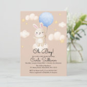 Boy Balloon Niedlich Brown Bunny Baby Dusche Einladung (Stehend Vorderseite)