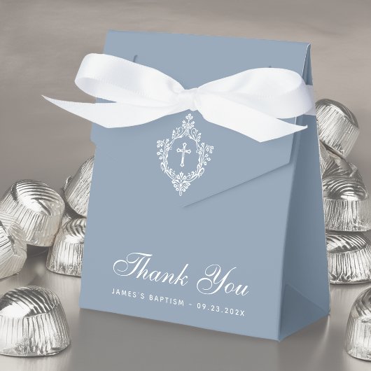 Boy Baptism Dusty Blue White Cross & Wappen Elegan Geschenkschachtel