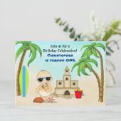 Boy Beach Baby Sandcastle in Surfboard 1. Geburtst Einladung (Stehend Vorderseite)