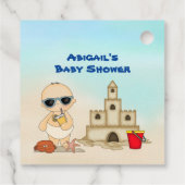 Boy Beach Baby Sandcastle in Surfboard Babydusche Geschenkanhänger (Rückseite)