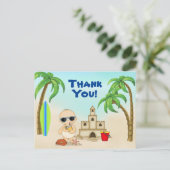 Boy Beach Baby Sandcastle und Surfboard Vielen Dan Postkarte (Stehend Vorderseite)
