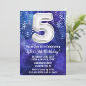 Boy Blue White 5. Geburtstag Einladung (Stehend Vorderseite)