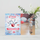 Boy Bowling Birthday Foto Einladung (Stehend Vorderseite)