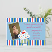 Boy Confetti Cupcake Einladung (Stehend Vorderseite)