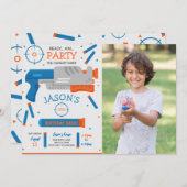 Boy Dart Gun War Birthday Party Foto Einladung (Vorne/Hinten)