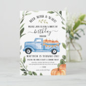 Boy Drive by Pumpkin Geburtstagseinladung Einladung (Stehend Vorderseite)