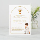 Boy First Communion Gold Boho Arch & Chalice Einladung (Stehend Vorderseite)