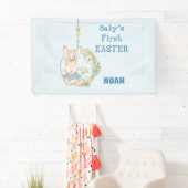 Boy First Oaster Bunny auf Blume Swing Banner (Insitu)