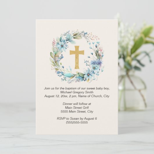Boy Gold Cross Blue Floral Religious Baptism Einladung (Stehend Vorderseite)