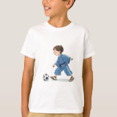 Boy in kimono playing soccer T-Shirt (Vorderseite)