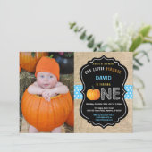 Boy Pumpkin Erstgeburt Einladung Burlap (Stehend Vorderseite)