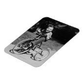 Boy Riding Tricycle Magnet (Linke Seite)