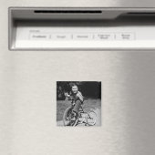 Boy Riding Tricycle Magnet (In Situ (Geschirrspüler))