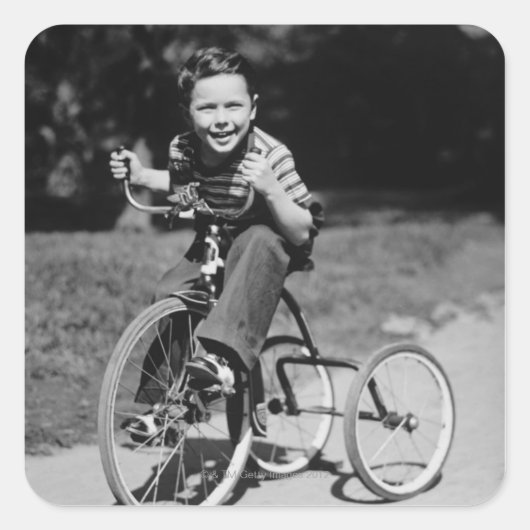 Boy Riding Tricycle Quadratischer Aufkleber (Vorderseite)
