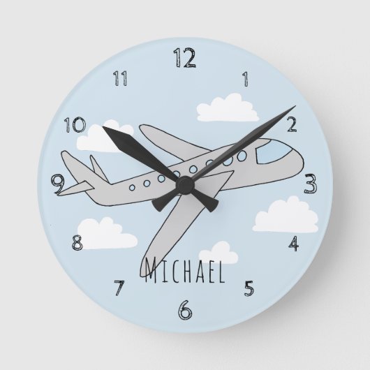Boys Blue Airplane Design mit Namen Runde Wanduhr (Vorderseite)