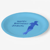 Boys Blue Figure Skaten Birthday Party Teller (Schrägansicht)