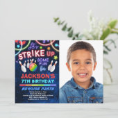Boys Bowling Birthday Party Foto Einladung (Stehend Vorderseite)