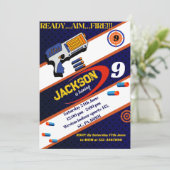 Boys Dart Gun Birthday Party Einladung (Stehend Vorderseite)