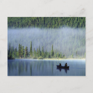 Boys, die auf dem Waterfowl Lake fischen, Banff Na Postkarte