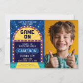 Boy's Game On Birthday Party mit Foto Einladung (Vorderseite)
