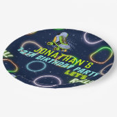 Boys Green Blue Neon Lights Roller Skaten Pappteller (Schrägansicht)