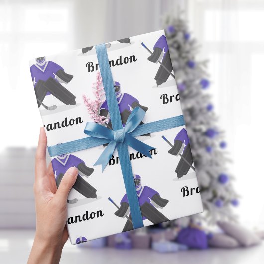 Boys Lila Eishockeyspieler & Name Wintersport Geschenkpapier