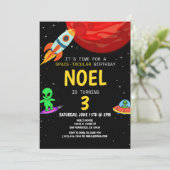 Boys Moderne Alien Black Kindergeburtstag Einladung (Stehend Vorderseite)