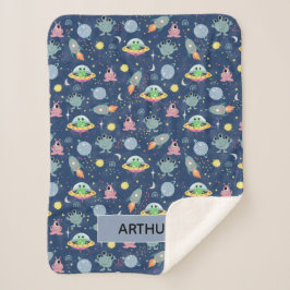 Boys Niedlich Space Alien Cartoon Muster & Name Ki Sherpadecke