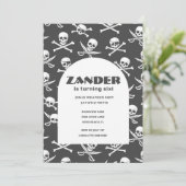 Boys Pirate Skull Birthday Party Einladung (Stehend Vorderseite)