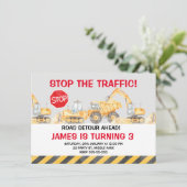 Boys Road Construction stoppen den Verkehr Geburts Einladung (Stehend Vorderseite)