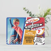 Boy's Superhero Comic Foto Geburtstag Einladung (Stehend Vorderseite)