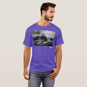 Boyz N The Hood Doughboy Leaning On Impala T-Shirt (Vorne ganz)