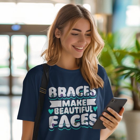 Braces machen schöne Gesichter Zahnarbeiter Tri-Blend Shirt
