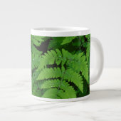 Bracken Farn mit Regentropfen, Washington Staat Jumbo-Tasse (Vorderseite Rechts)