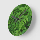 Bracken Farn mit Regentropfen, Washington Staat Runde Wanduhr (Winkel)