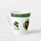 Brady Irish Shield & Tartan Personalisiert Milchtasse (Linke Ecke)