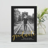 Bradys Abschluss lädt 2023 ein (Stehend Vorderseite)