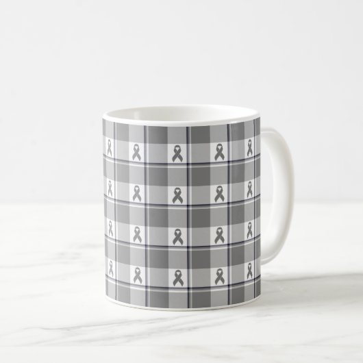 Brain Cancer Awareness Plaid Gray Ribbon Kaffeetasse (VorderseiteRechts)